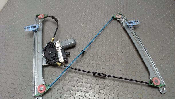 Foto: FENSTERHEBER ELEKTRISCH VORN RECHTS (3-Türer) eines Citroen C2 1.4 HDi