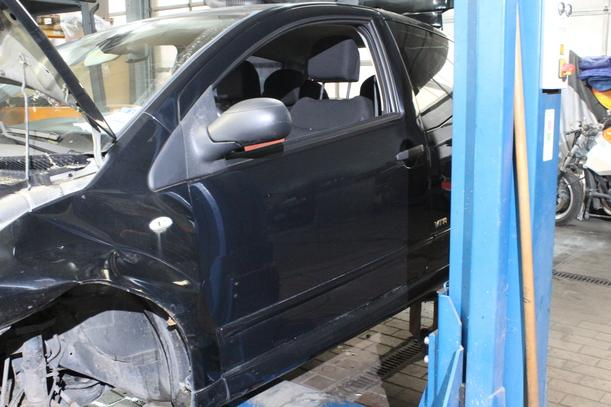 Foto: TÜR VORN LINKS eines Citroen C2 1.4 HDi