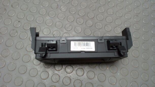 Foto: HEIZUNGSBETÄTIGUNG / KLIMABEDIENTEIL eines Citroen C2 1.4 HDi