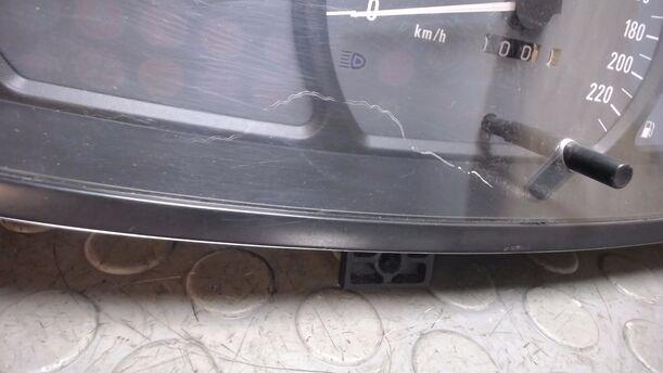Foto: TACHOEINHEIT / TACHOMETER eines Opel Omega Caravan 2.2 16 V
