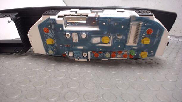 Foto: TACHOEINHEIT / TACHOMETER eines Opel Omega Caravan 2.2 16 V