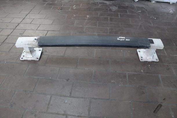 Foto: VERSTÄRKUNG VORN eines Peugeot 307 HDi Break 110