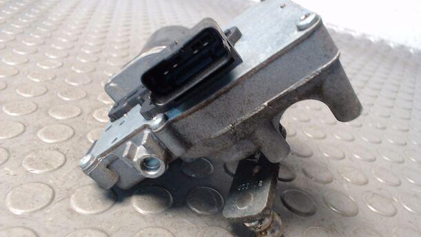 Foto: SCHEIBENWISCHERMOTOR VORN eines Peugeot 307 HDi Break 110