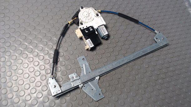 Foto: FENSTERHEBER ELEKTRISCH VORN RECHTS ( BREAK ) eines Peugeot 307 HDi Break 110