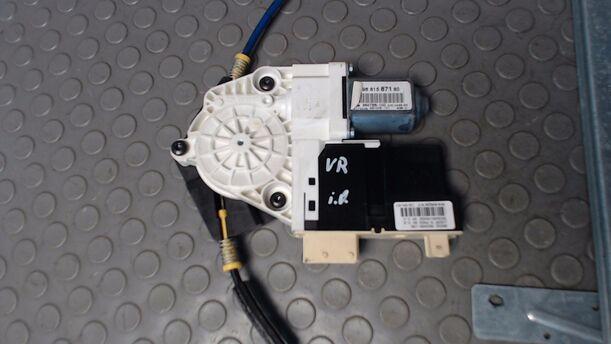 Foto: FENSTERHEBER ELEKTRISCH VORN RECHTS ( BREAK ) eines Peugeot 307 HDi Break 110