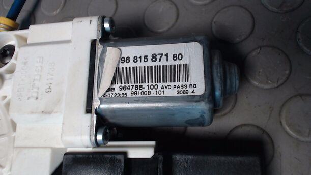 Foto: FENSTERHEBER ELEKTRISCH VORN RECHTS ( BREAK ) eines Peugeot 307 HDi Break 110