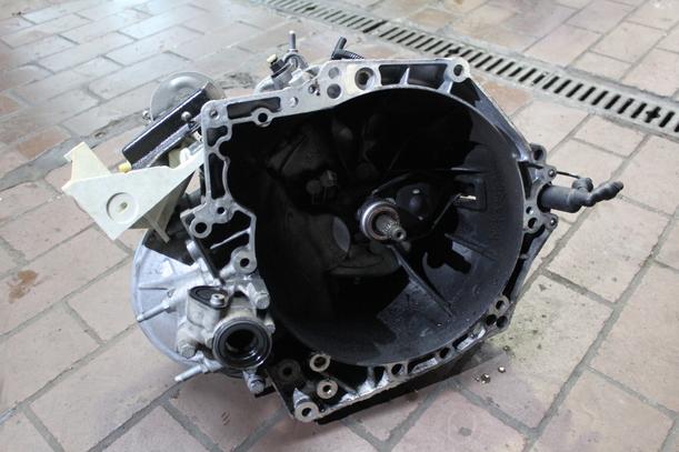 Foto: SCHALTGETRIEBE BE4R eines Peugeot 307 HDi Break 110