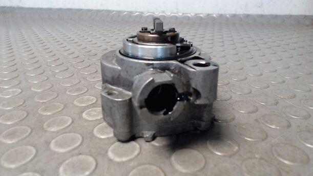 Foto: VAKUUMPUMPE eines Peugeot 307 HDi Break 110
