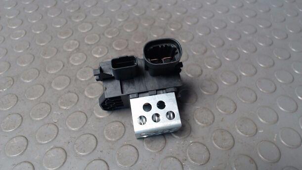 Foto: WIDERSTAND KÜHLERLÜFTER eines Peugeot 307 HDi Break 110