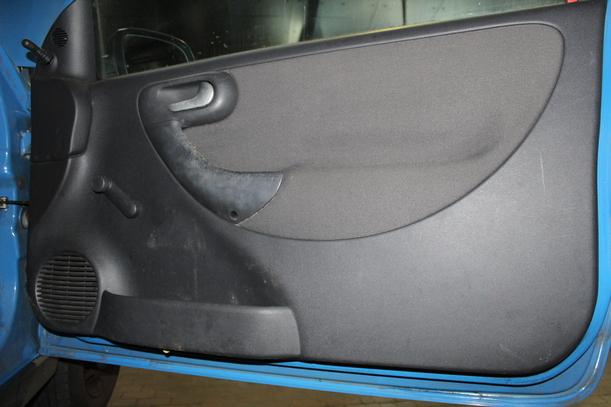 Foto: TÜR VORN RECHTS (3-TÜRER) eines Opel Corsa 1.0 12V