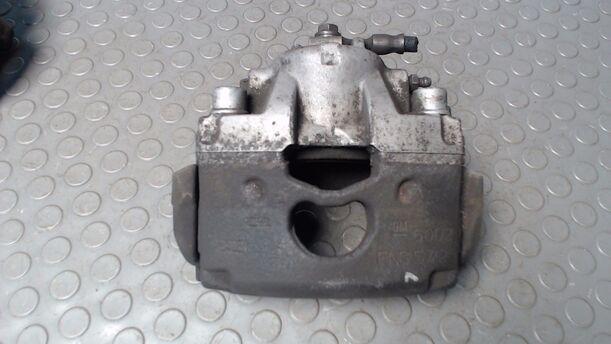 Foto: BREMSSATTEL VORN LINKS eines Opel Signum 2.2 DTI