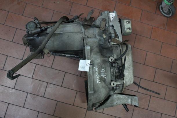 Foto: AUTOMATIKGETRIEBE eines Opel ASCONA 16