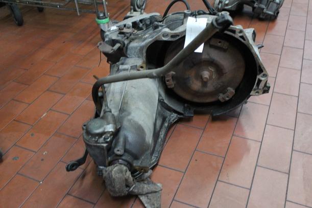 Foto: AUTOMATIKGETRIEBE eines Opel ASCONA 16