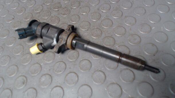 Foto: DIESELEINSPRITZDÜSE eines Peugeot 307 HDi Break 110