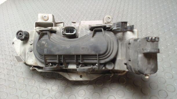 Foto: SCHEINWERFER LINKS eines Renault Grand Espace 2.0