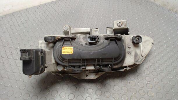 Foto: SCHEINWERFER RECHTS eines Renault Grand Espace 2.0