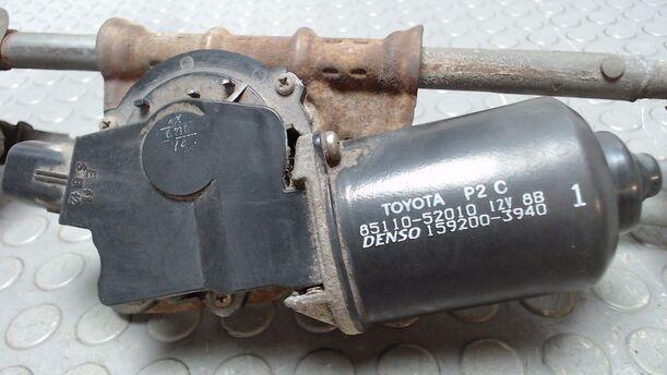 Foto: SCHEIBENWISCHERMOTOR VORN eines Toyota Yaris 1.0 CL