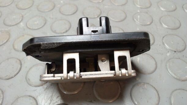 Foto: WIDERSTAND HEIZUNGSGEBLÄSE eines Toyota Yaris 1.0 CL