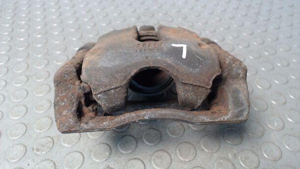 Foto: BREMSSATTEL VORN LINKS eines Nissan Micra 1.2 GSi