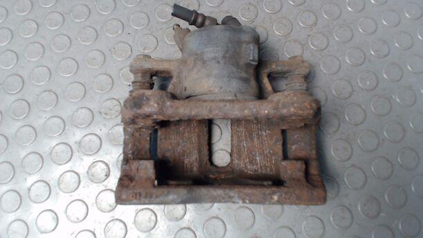 Foto: BREMSSATTEL VORN LINKS eines Nissan Micra 1.2 GSi
