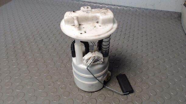 Foto: KRAFTSTOFFPUMPE eines Nissan Micra 1.2 GSi