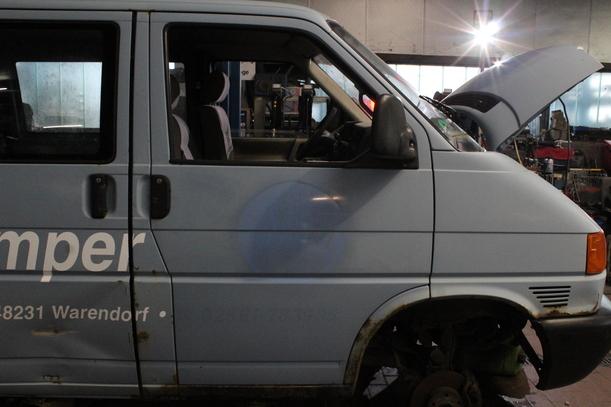 Foto: TÜR VORN RECHTS eines VW Transporter T4 TD XL