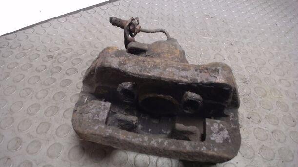 Foto: BREMSSATTEL VORN LINKS eines VW Transporter T4 TD XL