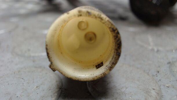 Foto: ACHSSCHENKEL VORN LINKS eines Renault Clio 1.2 16V GSi