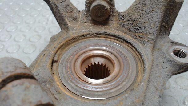 Foto: ACHSSCHENKEL VORN LINKS eines Renault Clio 1.2 16V GSi