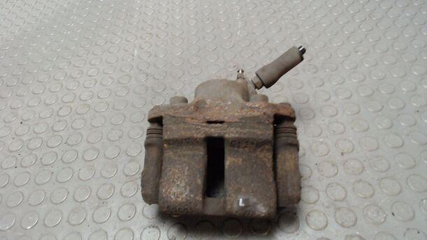 Foto: BREMSSATTEL VORN LINKS eines Renault Clio 1.2 16V GSi