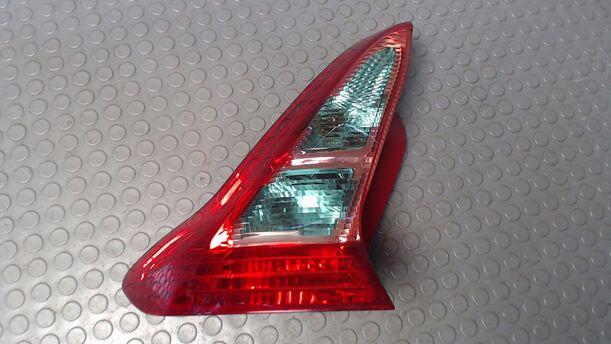 Foto: HECKLEUCHTE/ RÜCKLEUCHTE LINKS ( COUPE ) eines Citroen C4 Coupe 1.6 HDi FAP Avance