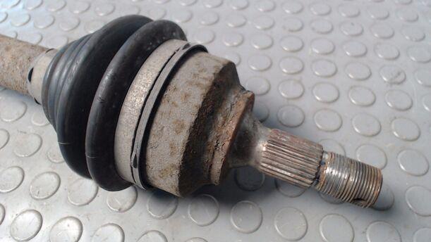 Foto: ANTRIEBSWELLE LINKS eines Citroen C4 Coupe 1.6 HDi FAP Avance