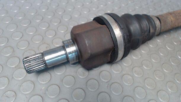 Foto: ANTRIEBSWELLE LINKS eines Citroen C4 Coupe 1.6 HDi FAP Avance