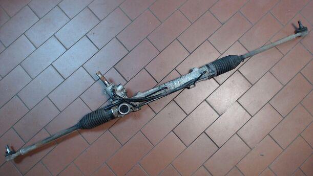 Foto: SERVOLENKUNG eines Citroen C4 Coupe 1.6 HDi FAP Avance