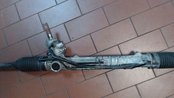 Foto: SERVOLENKUNG eines Citroen C4 Coupe 1.6 HDi FAP Avance