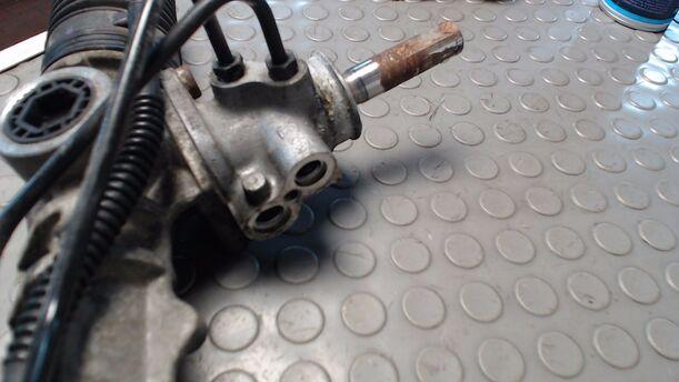 Foto: SERVOLENKUNG eines Citroen C4 Coupe 1.6 HDi FAP Avance