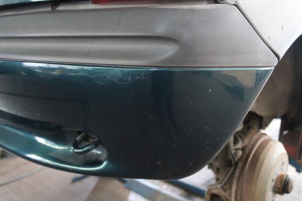 Foto: STOSSFÄNGER/ STOßSTANGE HINTEN eines Opel Corsa GLX