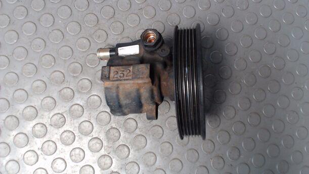 Foto: PUMPE SERVOLENKUNG eines Opel Corsa GLX