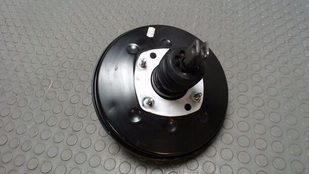 Foto: BREMSKRAFTVERSTÄRKER eines Mitsubishi Colt 1.1 XL