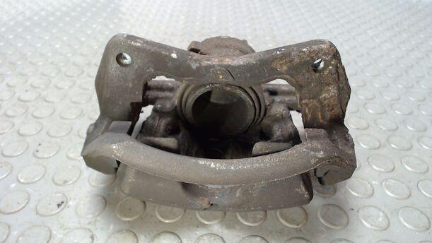 Foto: BREMSSATTEL VORN LINKS eines Mitsubishi Colt 1.1 XL