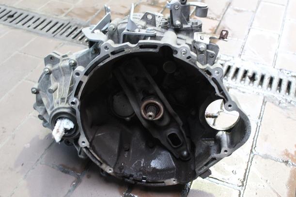 Foto: SCHALTGETRIEBE 5-GANG (F5MGA) eines Mitsubishi Colt 1.1 GLX