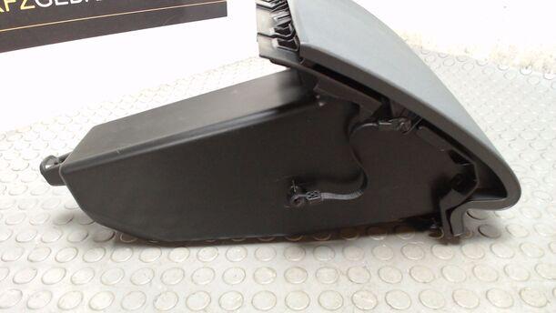 Foto: HANDSCHUHFACH eines Mitsubishi Colt 1.1 XL