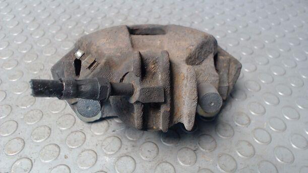 Foto: BREMSSATTEL VORN LINKS eines Volvo V70 2.4 XL