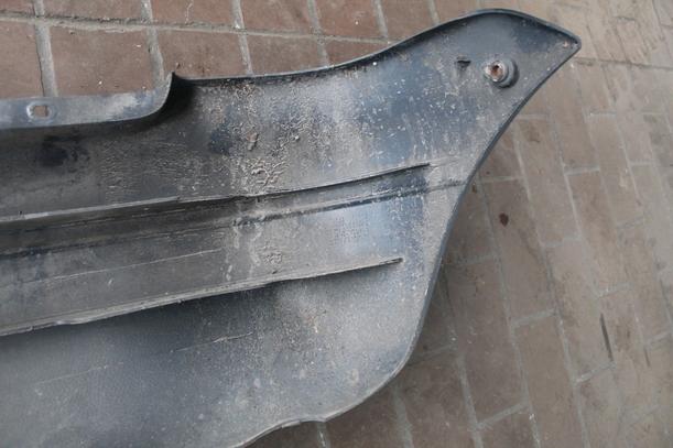 Foto: STOSSFÄNGER/ STOßSTANGE HINTEN eines Renault Twingo 1.2
