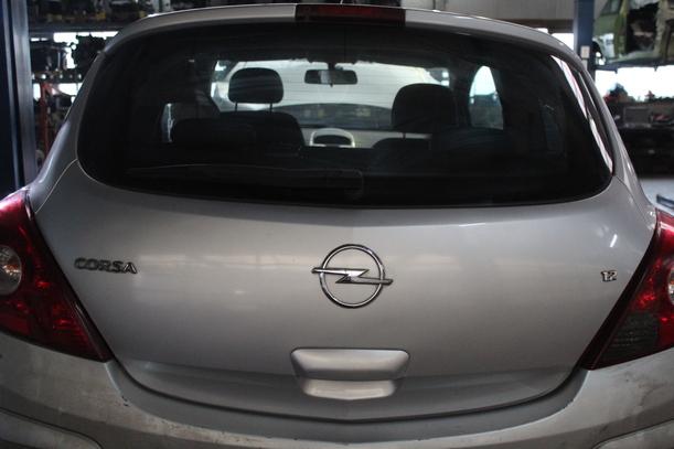 Foto: HECKKLAPPE/ HECKDECKEL ( 2/3 TÜRER ) eines Opel Corsa 1.2 16V XL