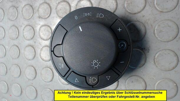Foto: LICHTSCHALTER eines Opel Corsa 1.2 16V XL