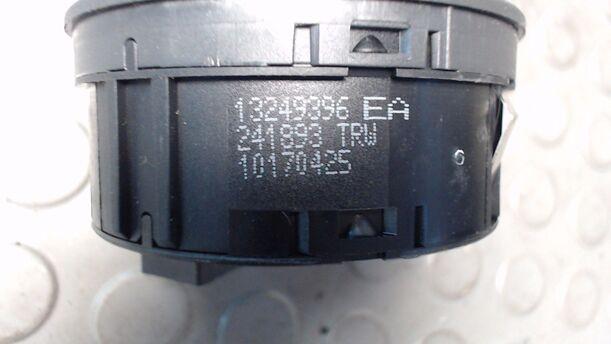 Foto: LICHTSCHALTER eines Opel Corsa 1.2 16V XL