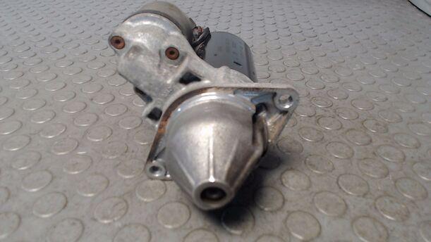 Foto: ANLASSER / STARTER BOSCH eines Opel Corsa 1.2 16V XL