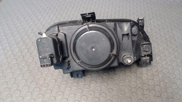 Foto: SCHEINWERFER LINKS eines Renault Megane Scenic 1.6e TS