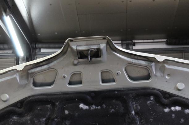Foto: MOTORHAUBE eines Renault Megane Scenic 1.6e Beauty